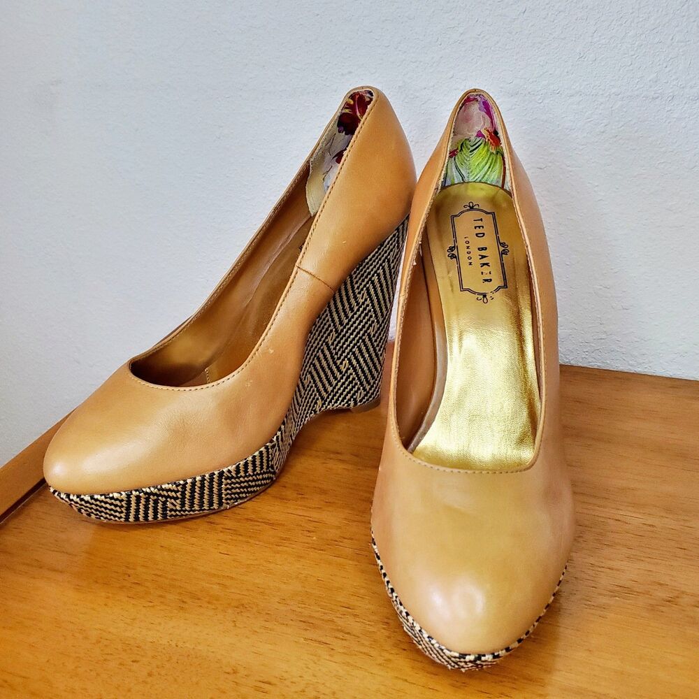 Ted Baker Brandeey Cognac Leather Round Toe Woven Raffia Wedge Heels Sz 9.5